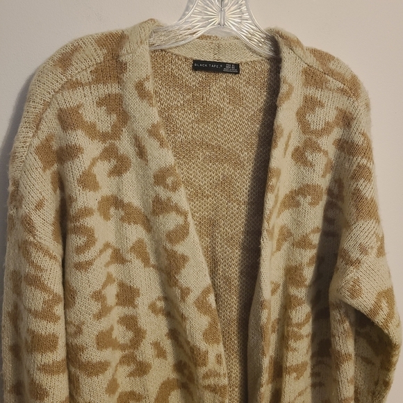 Black Tape | Women's Beige Animal Print Open Cardigan Sweater (US Size XL) - Picture 4 of 13